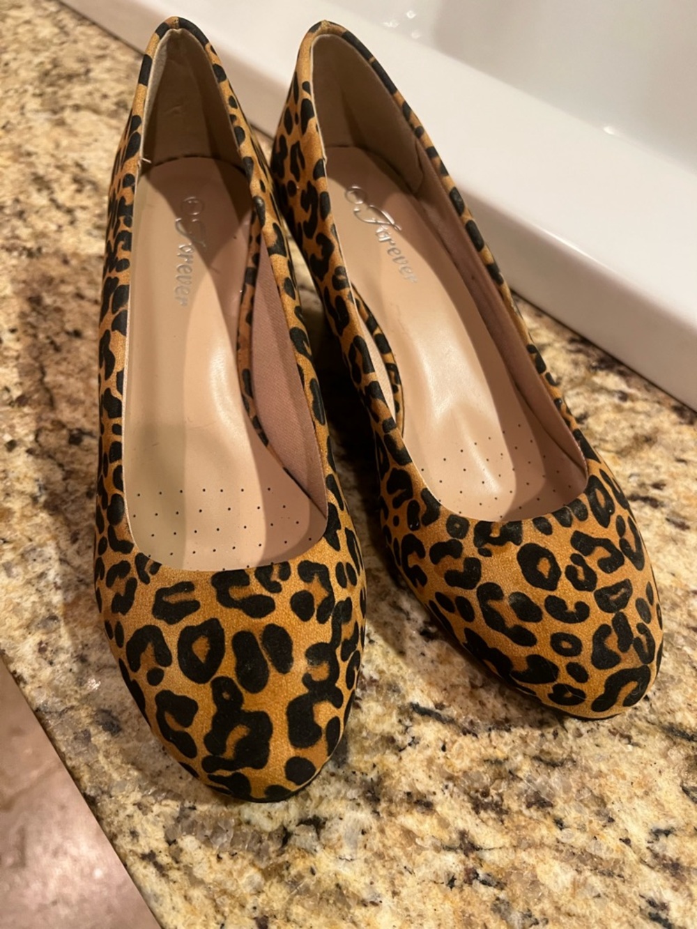 Forever 21 Leopard Print Pumps in Tan and Black